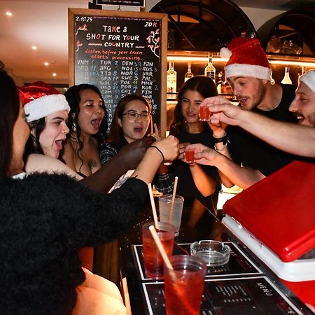 האנוי Lakeview Backpackers Hostel & Rooftop Bar מראה חיצוני תמונה