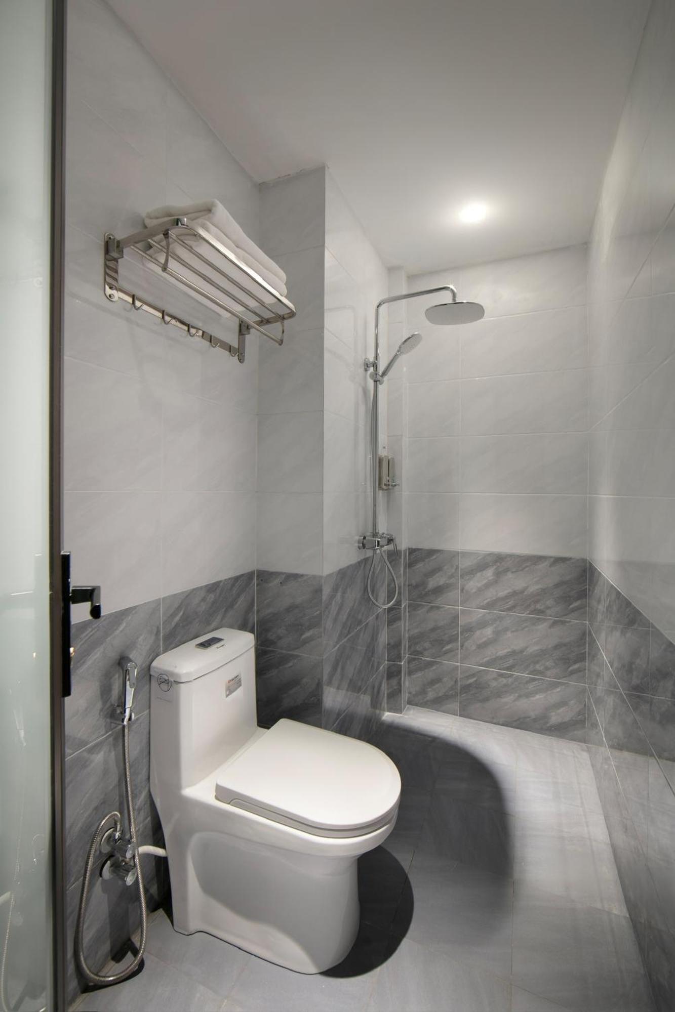 האנוי Lakeview Backpackers Hostel & Rooftop Bar מראה חיצוני תמונה