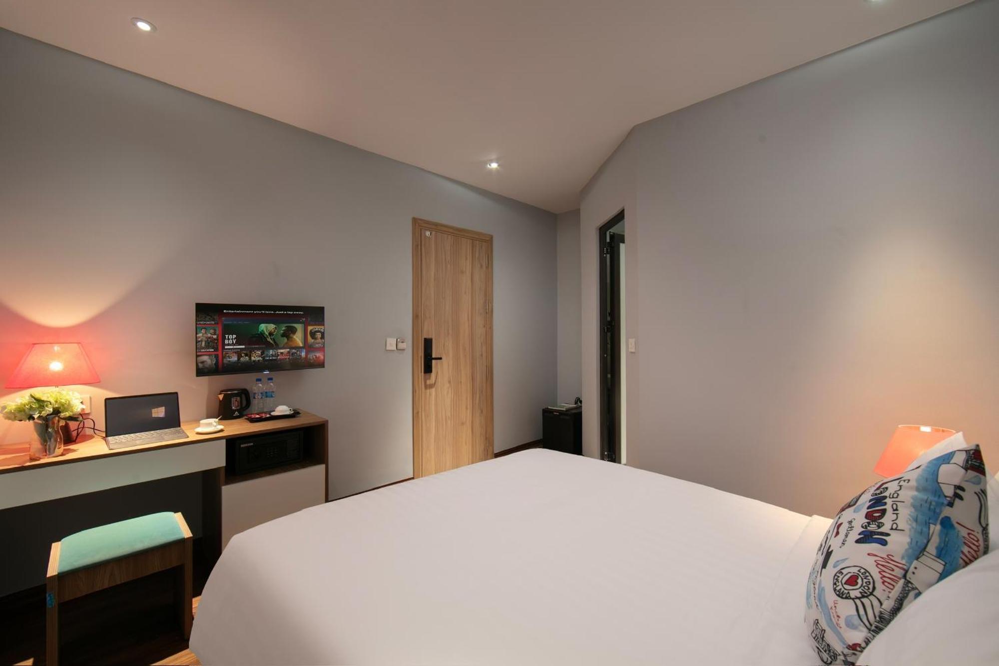 האנוי Lakeview Backpackers Hostel & Rooftop Bar מראה חיצוני תמונה