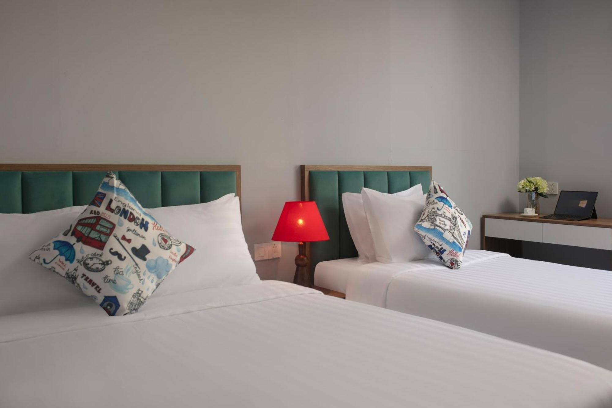 האנוי Lakeview Backpackers Hostel & Rooftop Bar מראה חיצוני תמונה
