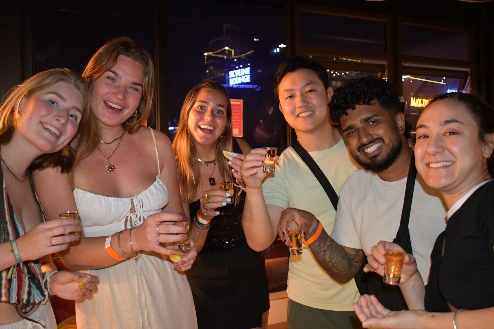 האנוי Lakeview Backpackers Hostel & Rooftop Bar מראה חיצוני תמונה