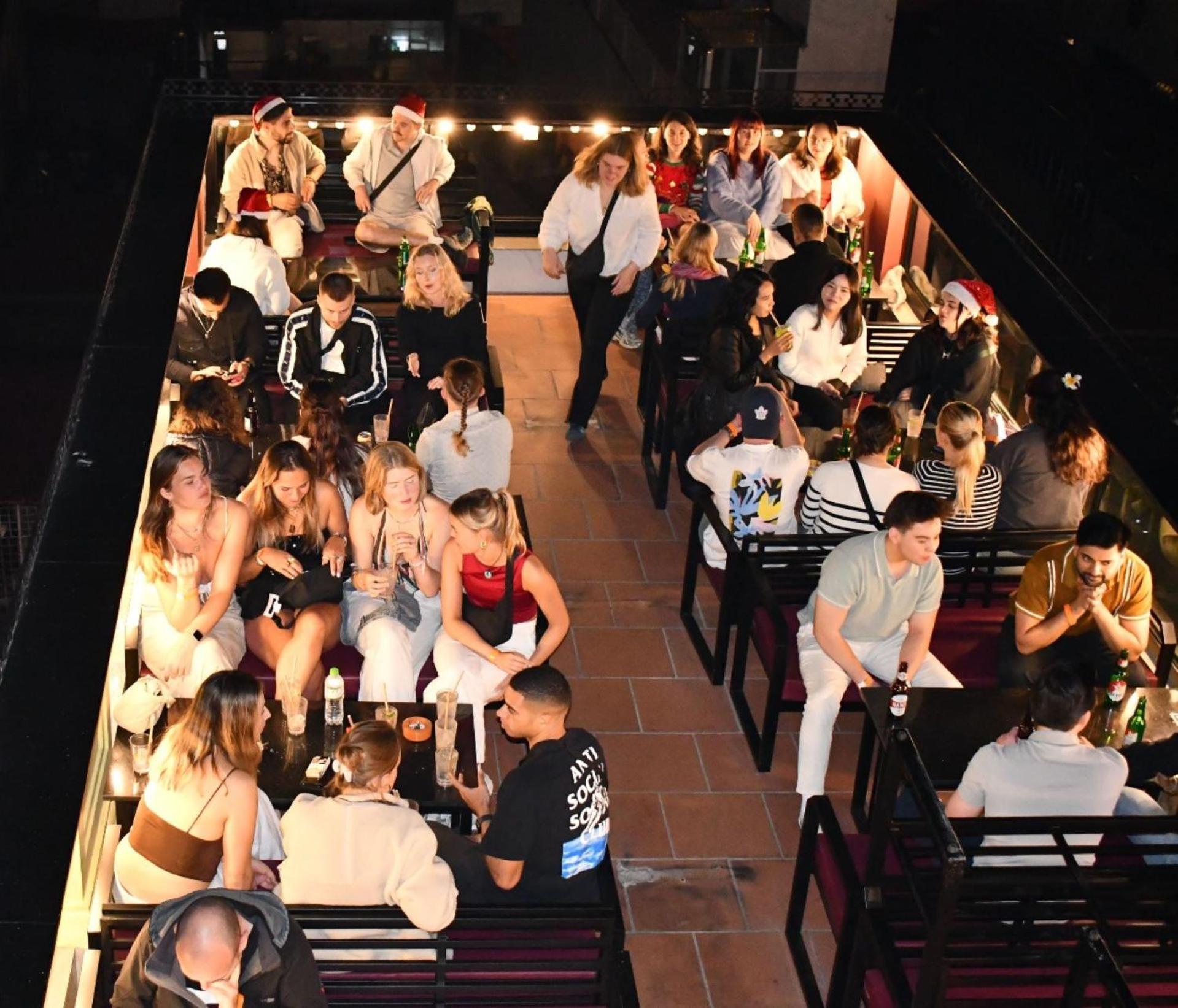 האנוי Lakeview Backpackers Hostel & Rooftop Bar מראה חיצוני תמונה