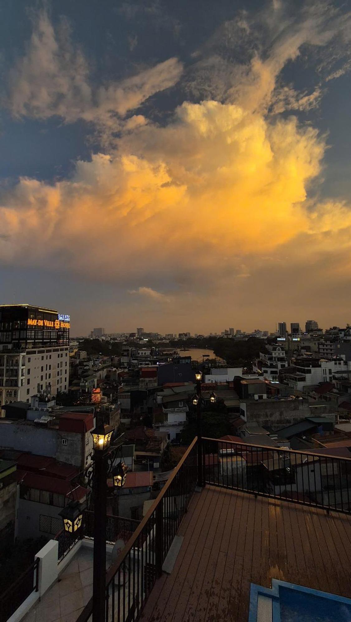 האנוי Lakeview Backpackers Hostel & Rooftop Bar מראה חיצוני תמונה